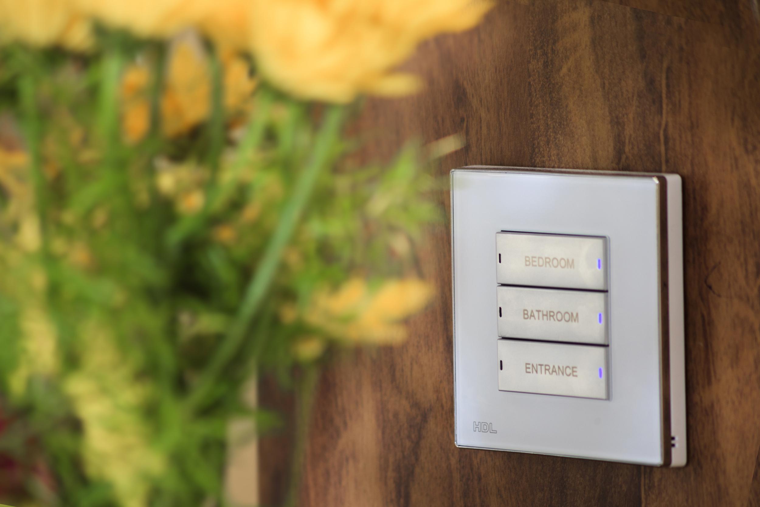 ホテル リーガル パシフィック サンティアゴ エクステリア 写真 A Lutron Maestro light switch