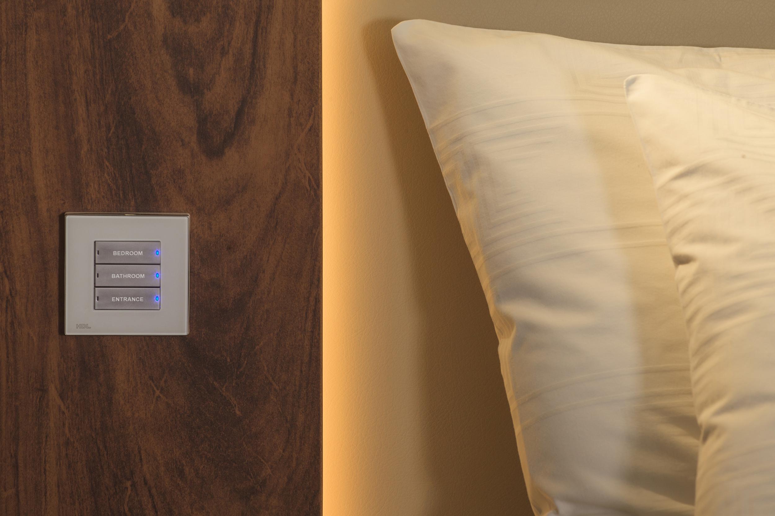 ホテル リーガル パシフィック サンティアゴ エクステリア 写真 A Lutron Maestro light switch