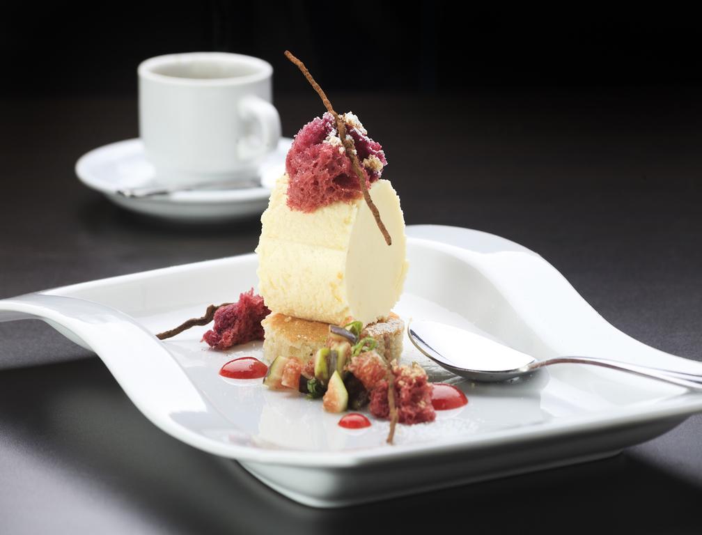 ホテル リーガル パシフィック サンティアゴ エクステリア 写真 A dessert