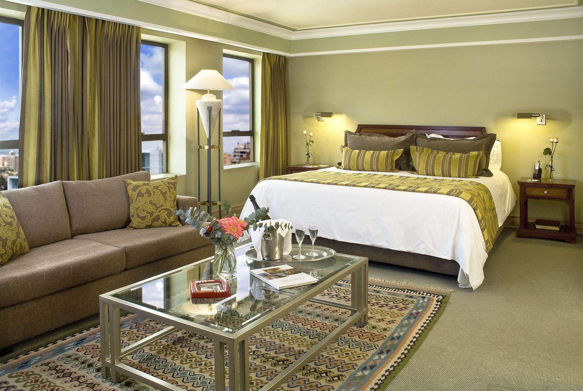 ホテル リーガル パシフィック サンティアゴ エクステリア 写真 A room at the hotel